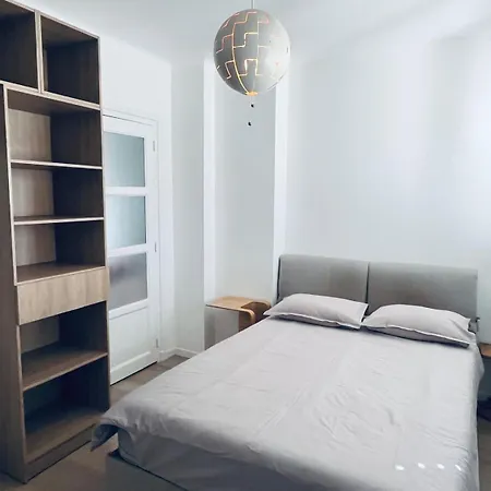Spacious Bright Flat 300m River Bank Lyon