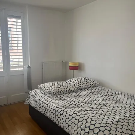 Apartamento Spacious Bright Flat 300m River Bank